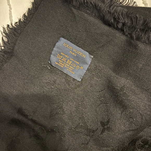 Louis Vuitton Accessories - Louis Vuitton Charcoal Monogram Scarf